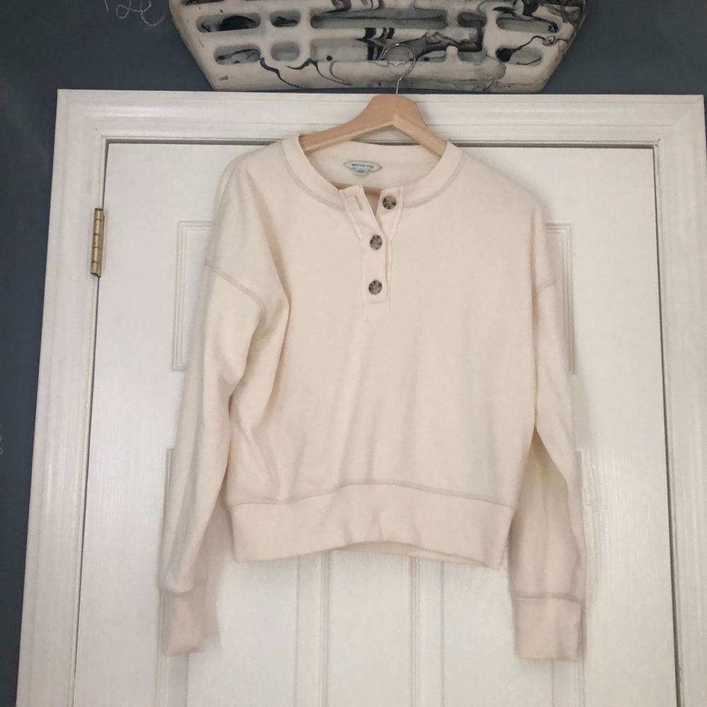 Cream fleece lined American Eagle Sweatshirt NWOT